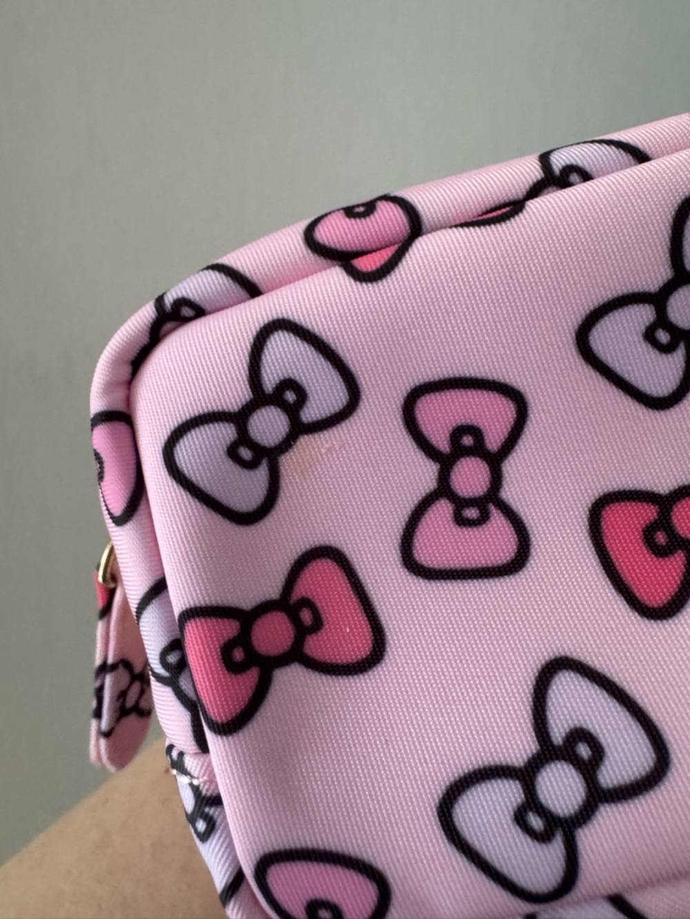 SCL X hello kitty bow slim pouch - Picture 4 of 4